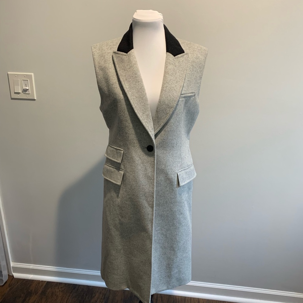 Veronica Beard Gray Sleeveless Vest with Black Collar